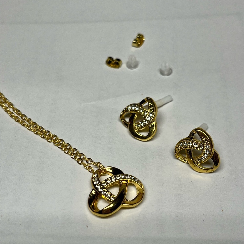 Love Knot Infinity Pendant Necklace & Earring Set